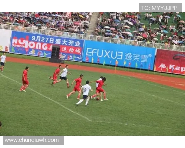 足球明星亲自设计比赛手套助力球队争冠展现个性与风格